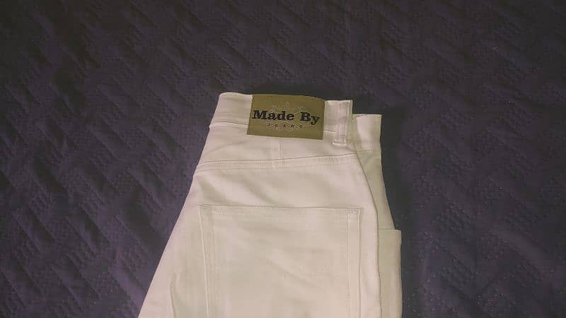 white color jeans pants 3