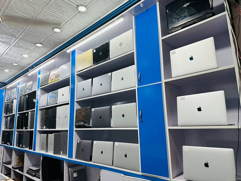 APPLE STORE (All MacBooks Available) 1