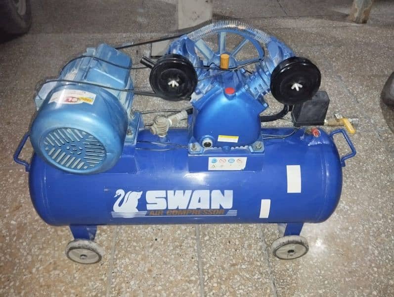 Compressor for sale in good condition 1