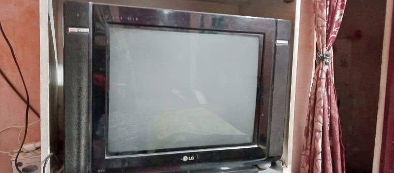 LG Tv 21 inch hy chalny mai bohat acha hy 0