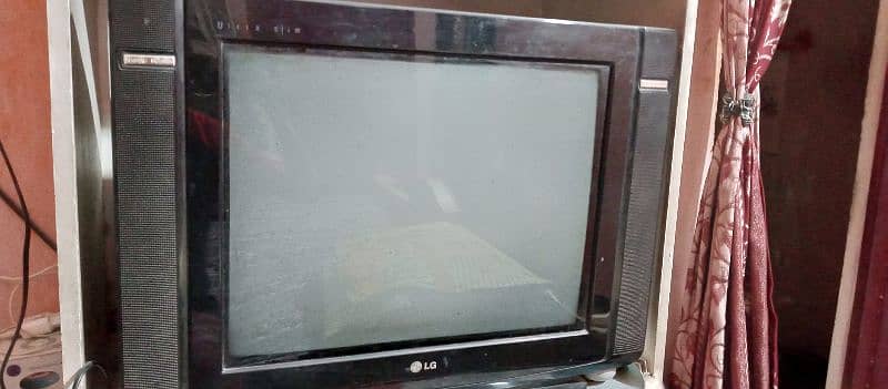 LG Tv 21 inch hy chalny mai bohat acha hy 1