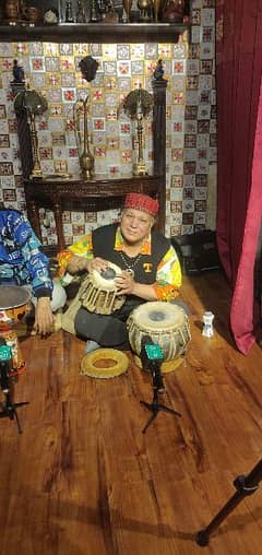 tabla Baja singing dholak sikhny k Liye tashreef laen  03114661340