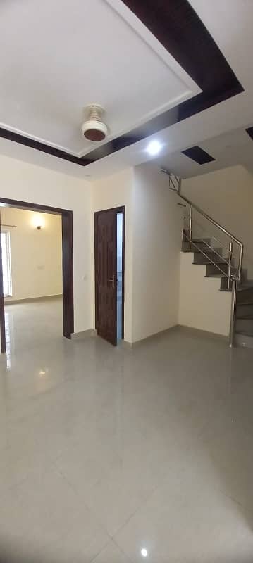 5 Marla Used Like New Low Budget House is in Bahria Town Lahore for Sale with Gas 3