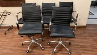 **5 High-Quality Office Chairs - Like New!