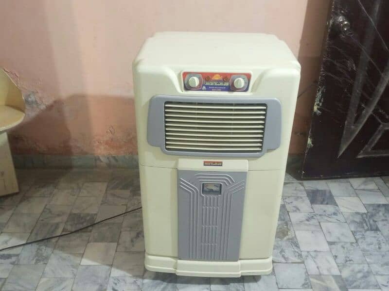 Room Air Cooler Available For Sale In Good Condition 0