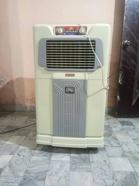 Room Air Cooler Available For Sale In Good Condition 6
