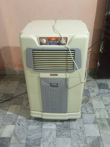 Room Air Cooler Available For Sale In Good Condition 8