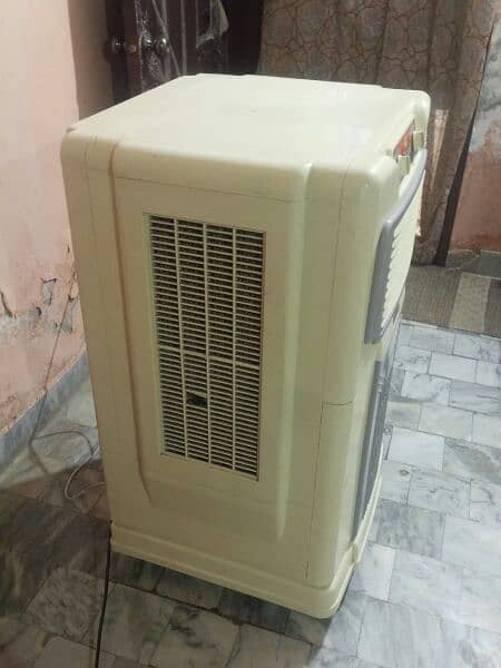 Room Air Cooler Available For Sale In Good Condition 10