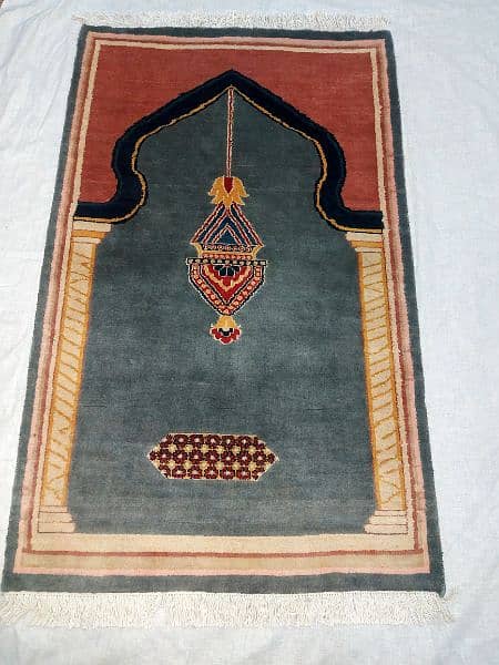 hand made prayer carpet 5