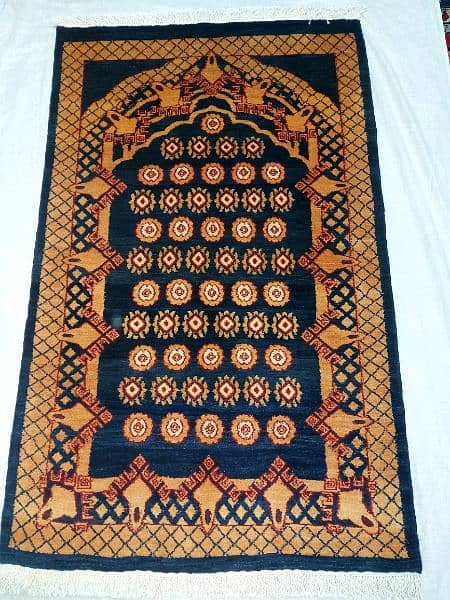 hand made prayer carpet 9