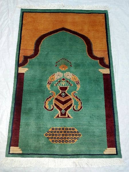 hand made prayer carpet 11