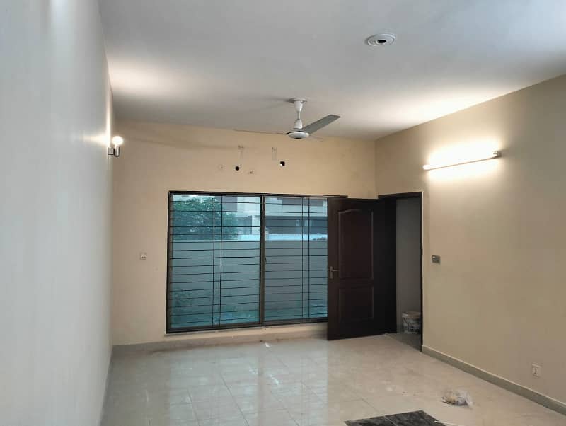 10 Marla House Near To Market for Rent in Askari 10 3