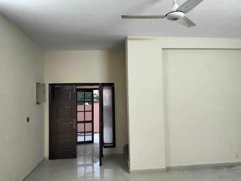 10 Marla House Near To Market for Rent in Askari 10 6