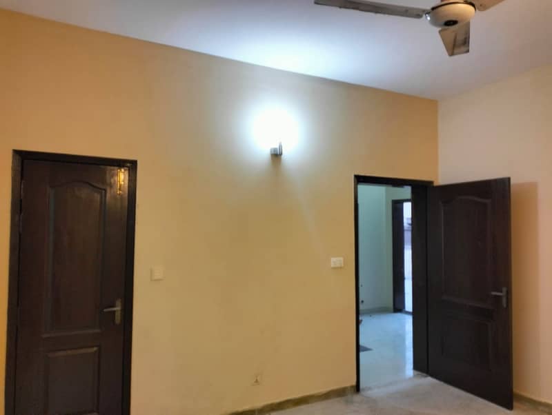 10 Marla House Near To Market for Rent in Askari 10 23