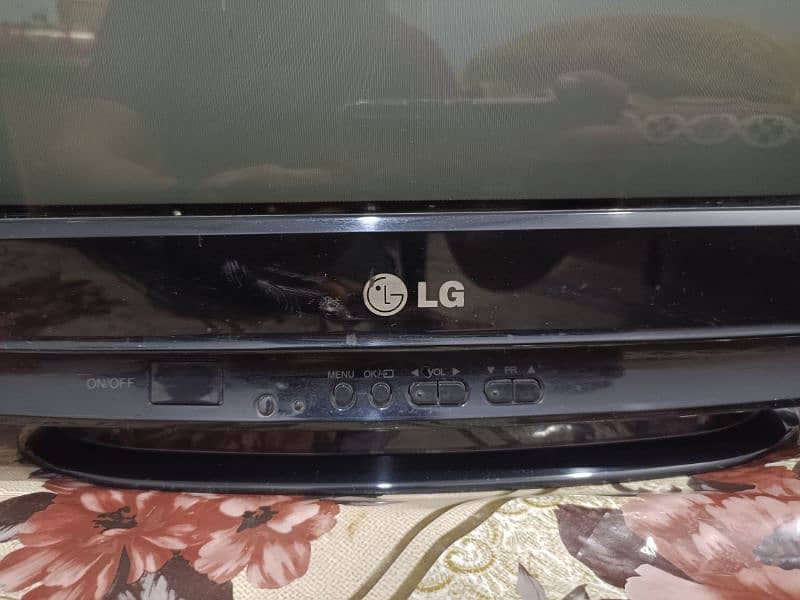 LG Ultra Slim Tv condition 9/10 3