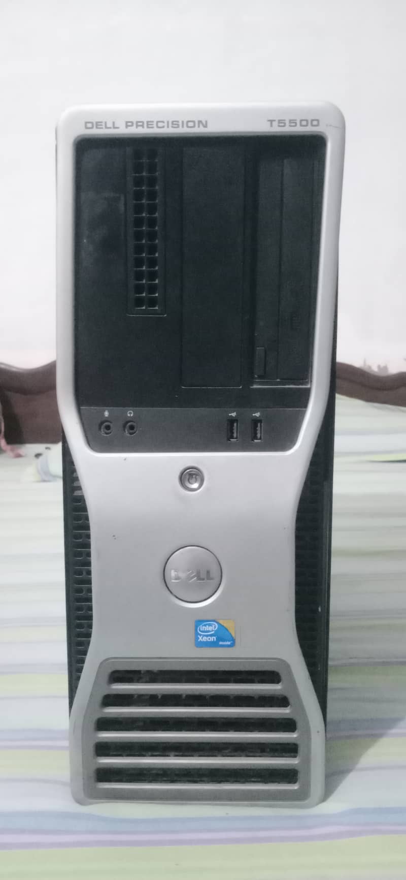 Dell T 5500 Workstation(03046690033) 0