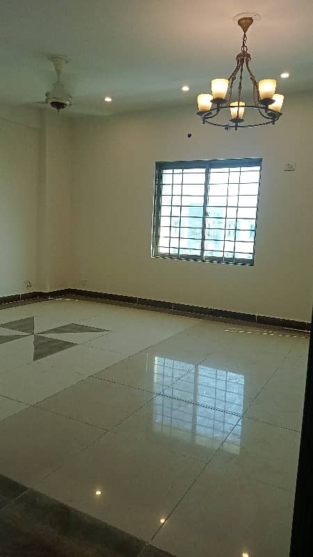 Apartment available for Rent in Askari 11 sec-B Lahore 33