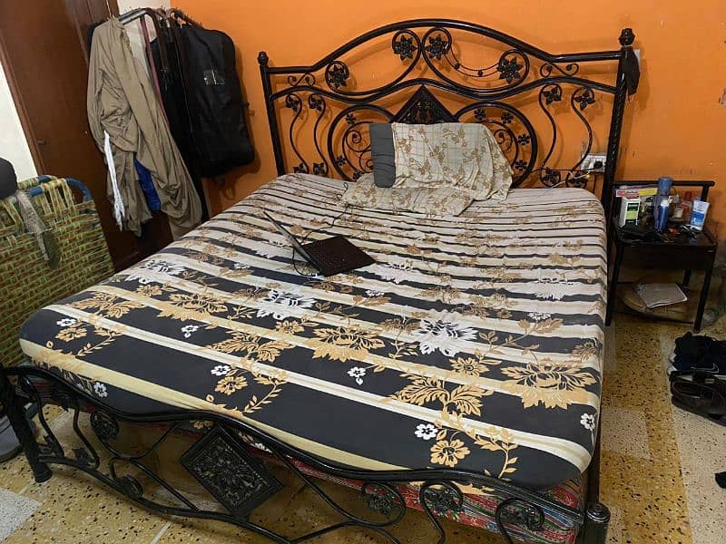 Only Iron Bed with Table 0