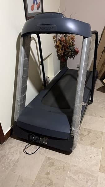 PRECORS C956 USA Treadmill 3