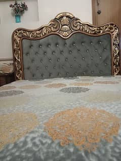 without matress in good condition