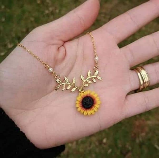 sun flower necklace 1