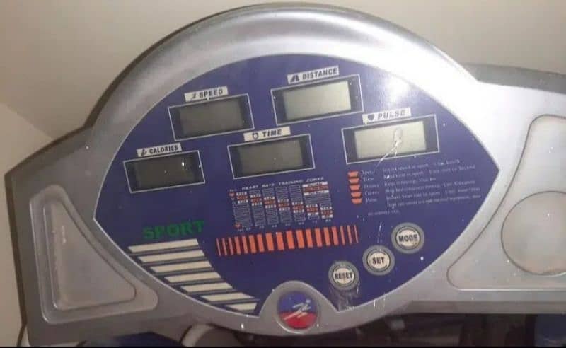 treadmill machine 10/10 condition new 0