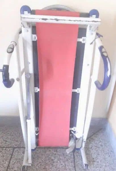 treadmill machine 10/10 condition new 1
