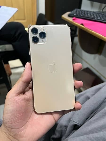 Iphone 11 Pro Max64 GB PTA Approved In mint accumulate condition 0