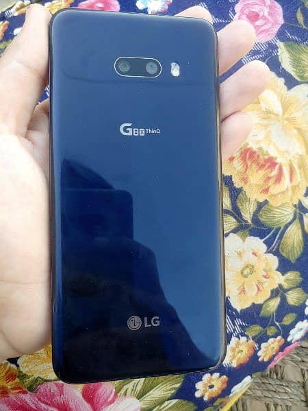 LG G8X THINQ 4