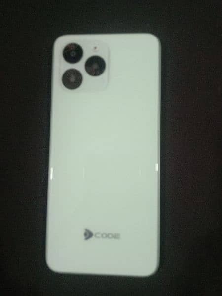 Dcode cygnal 3 4+3/64 phone in warranty available 4