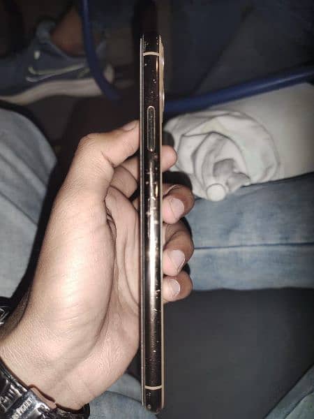 Iphone 11 pro max 64 gb pta approved 1