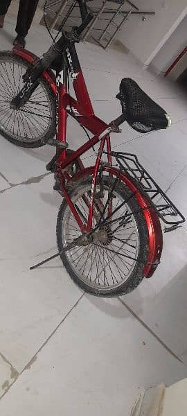 Boys cycle available in Good condition 4