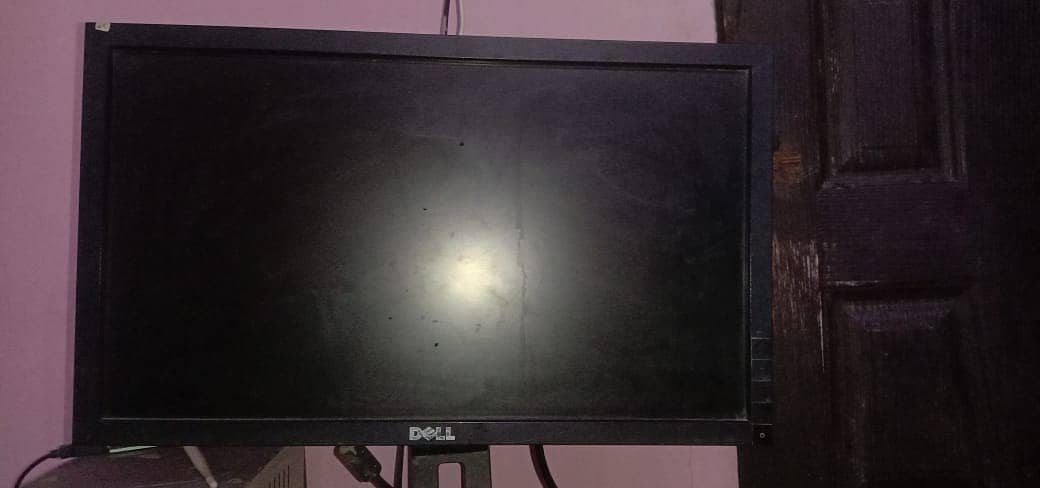 DELL LCD 19" WIDE FOR SALE 10/10 2