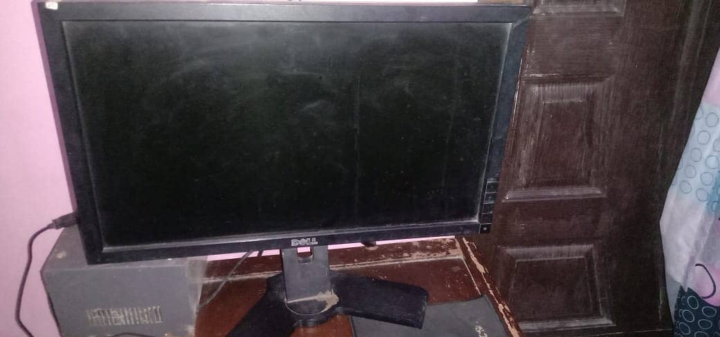 DELL LCD 19" WIDE FOR SALE 10/10 3