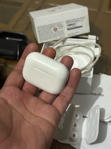Apple Airpods Pro 2 (2nd Generation ) 5