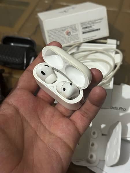 Apple Airpods Pro 2 (2nd Generation ) 6