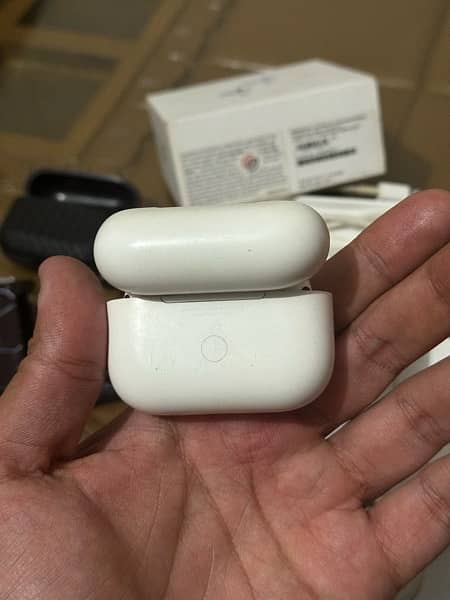 Apple Airpods Pro 2 (2nd Generation ) 7
