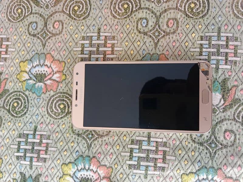 Samsung j4 in golden colour in cheap price and box available hai 3