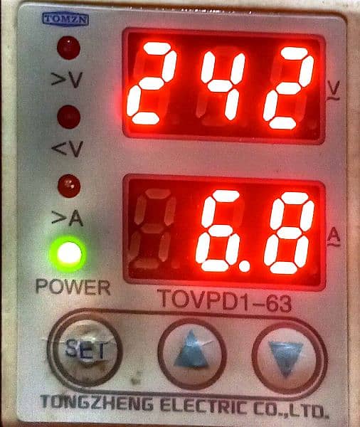 Tomzn 40A 230V Over And Under Voltage Protector Relay Breaker w 1