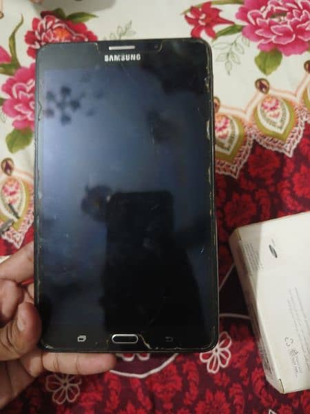 i am selling dead samsung galaxy tab A6 with box pack 4
