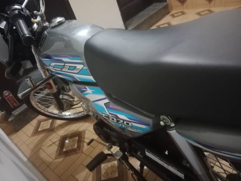 Honda dream 70 urgently for sale in Lahore 0