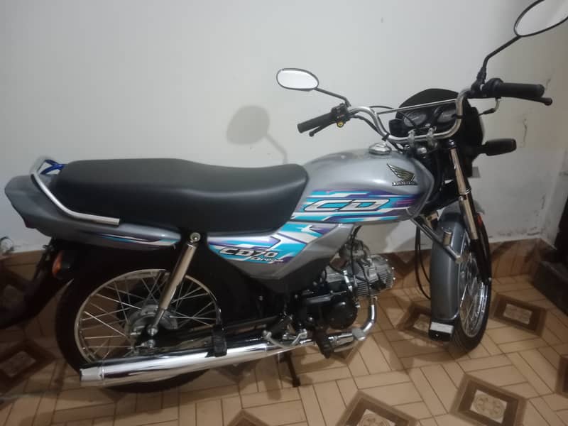 Honda dream 70 urgently for sale in Lahore 1