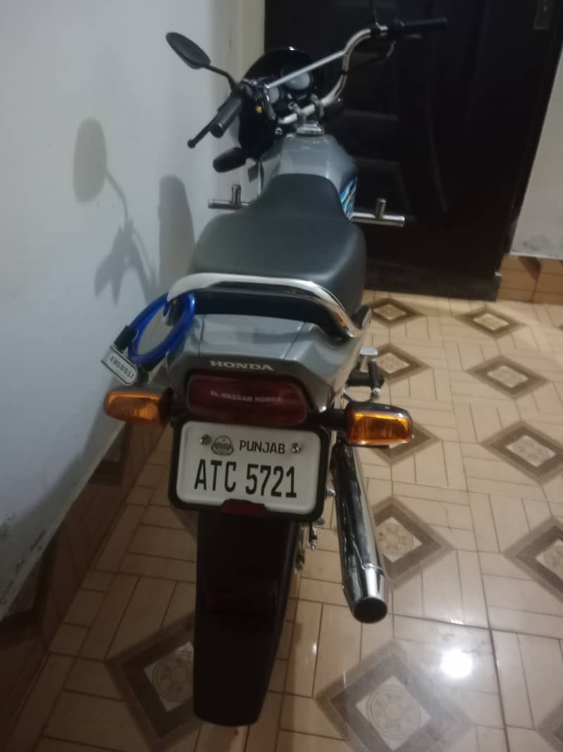 Honda dream 70 urgently for sale in Lahore 2