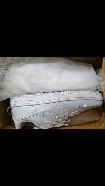 White nike sneakers for sale unisex 1