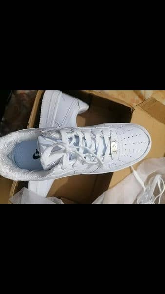 White nike sneakers for sale unisex 3