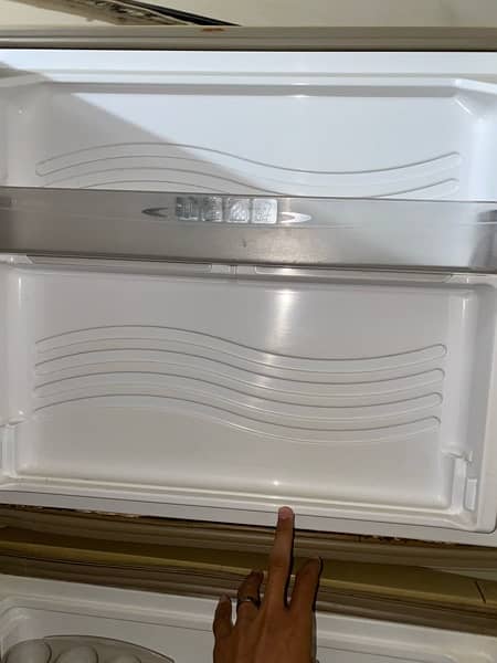 Dawlance Mid Sized Refrigerator 1