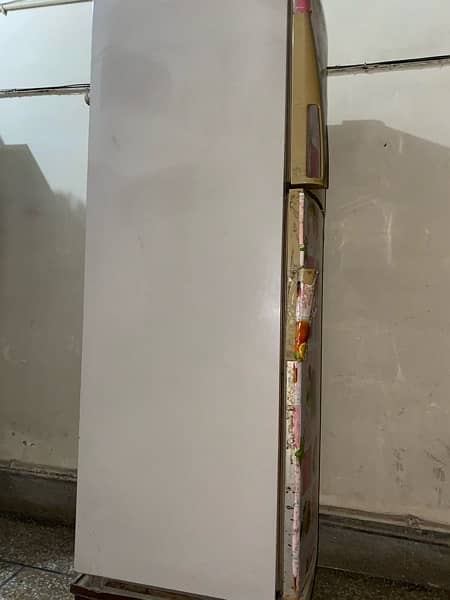 Dawlance Mid Sized Refrigerator 6