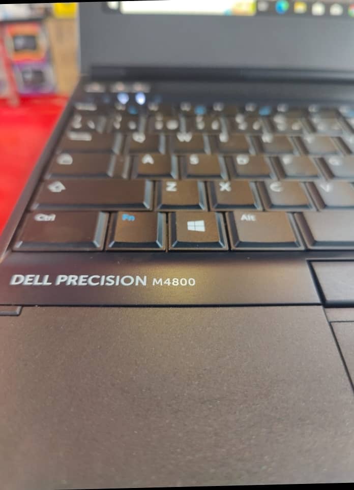 DELL PRECISION M4800 CORE i7MQ GEN. 4th 16GB RAM 256GB SSD 2GB NVIDIA 1