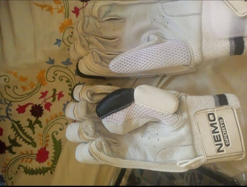 Batting Gloves For Right Hand 1