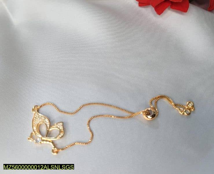 Elegant butterfly design bracelet, golden 2